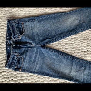 Medium Wash American Eagle Skinny Jeans